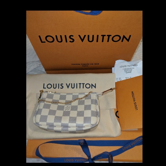 Louis Vuitton Handbags - ✨NIB✨ New Unused Damier Azur Mini Pochette